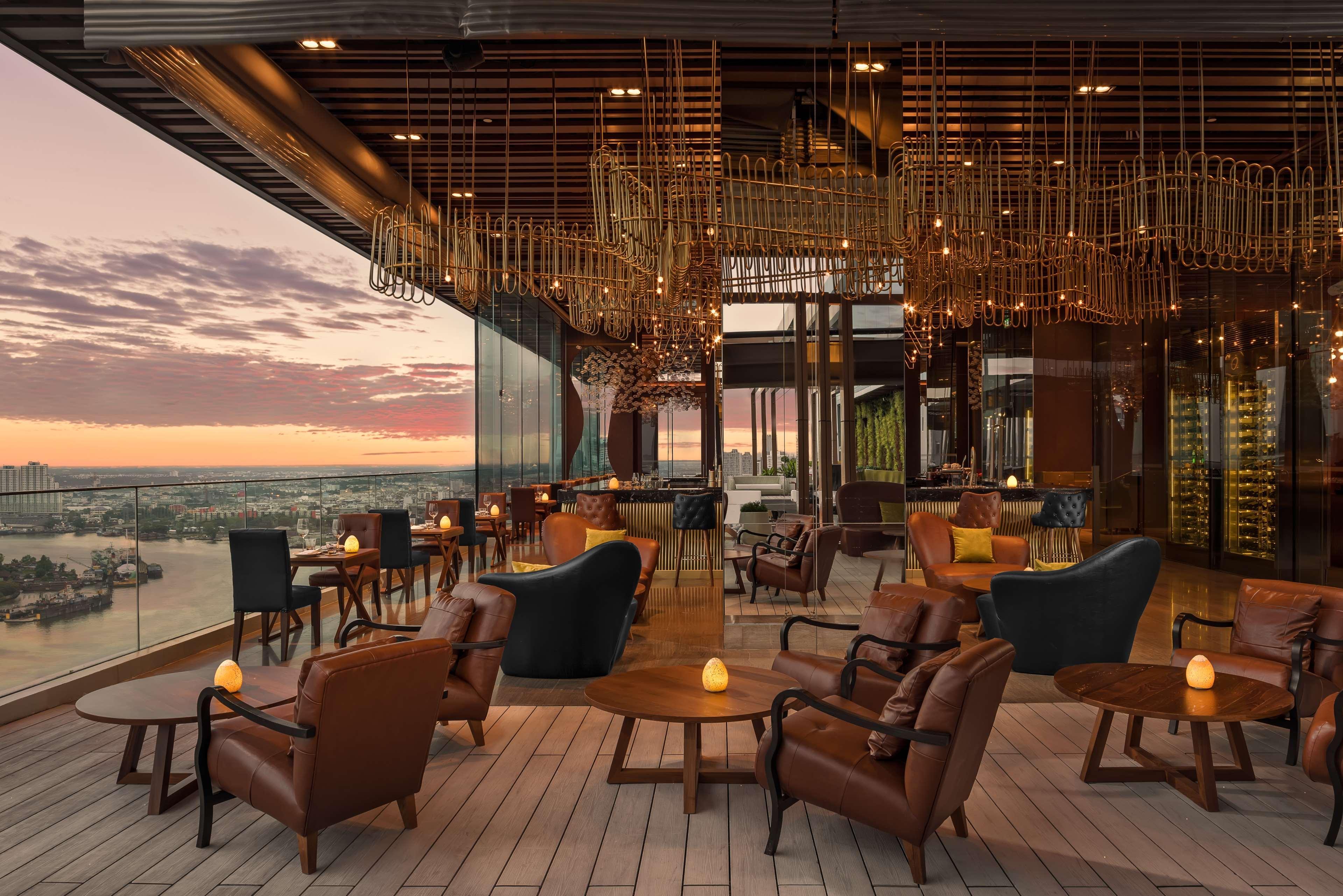 Avani Plus Riverside Bangkok Hotel Exterior photo The 18th Lounge