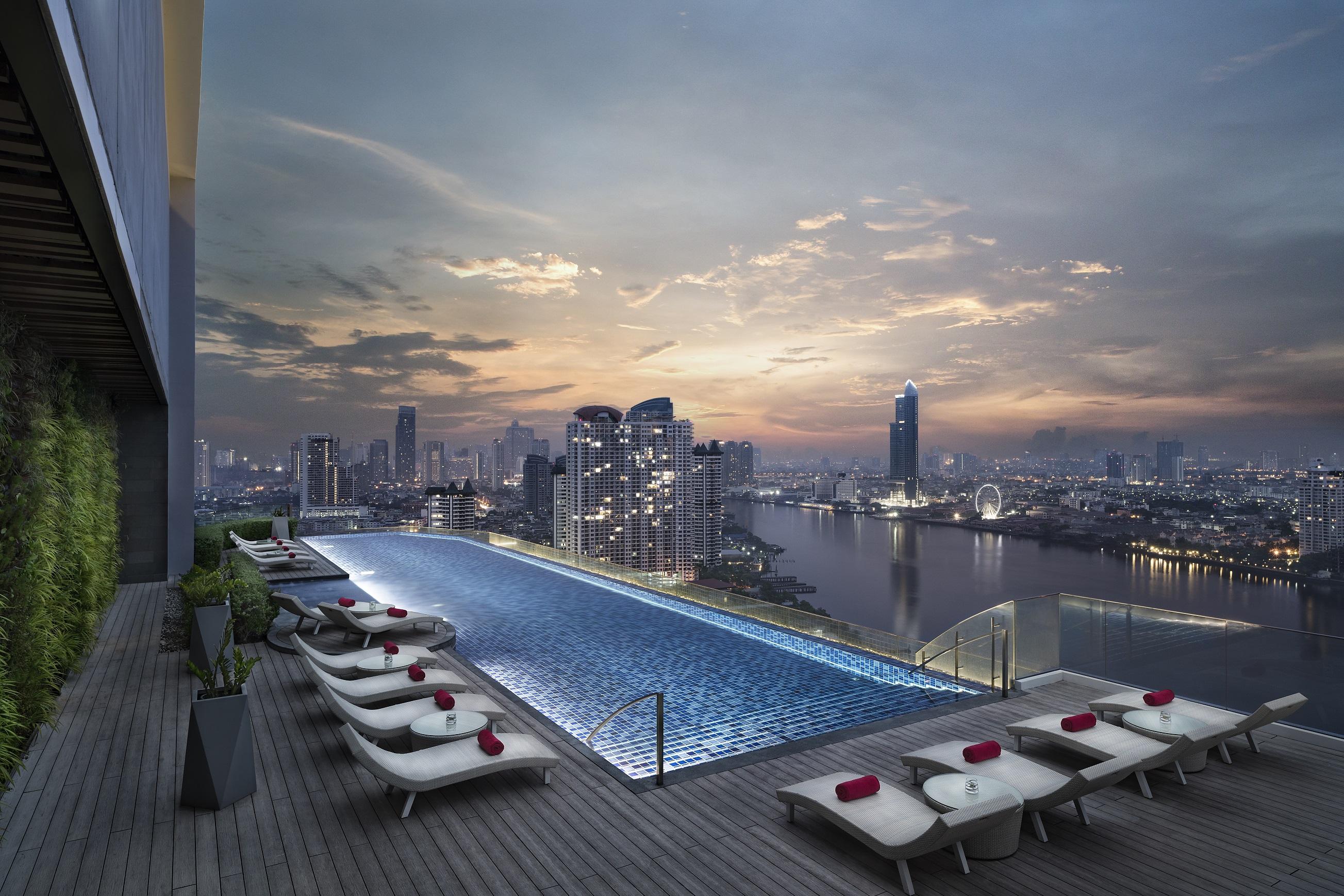 Avani Plus Riverside Bangkok Hotel Exterior photo The rooftop pool at U Sathorn
