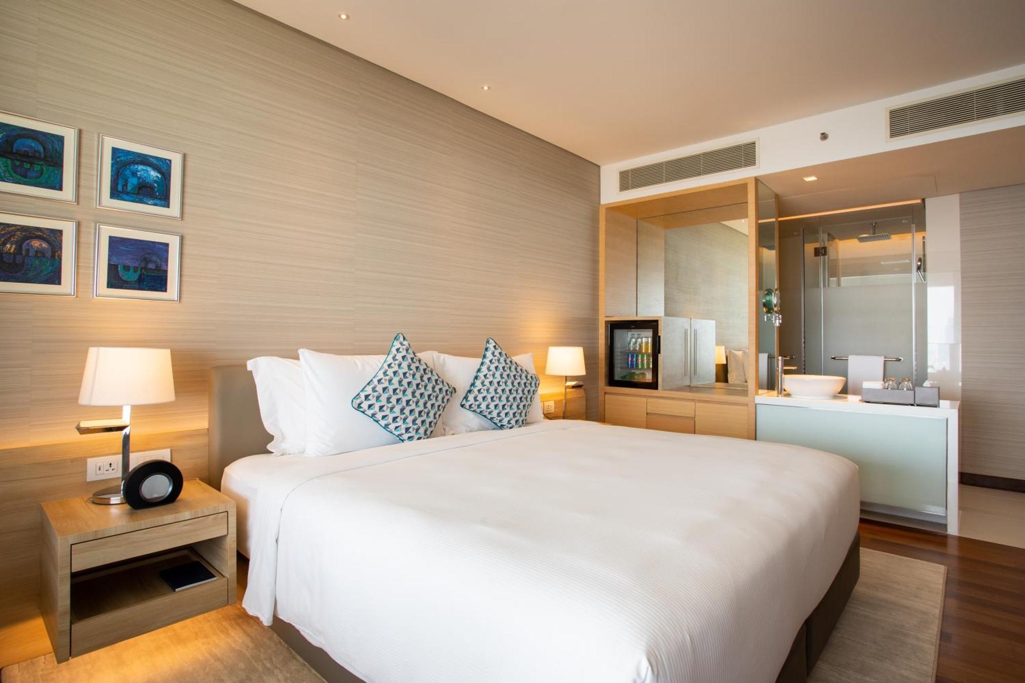 Avani Plus Riverside Bangkok Hotel Exterior photo A bedroom at the hotel