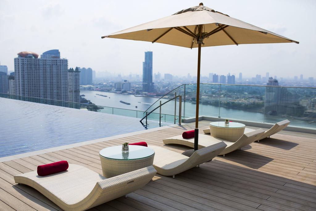 Avani Plus Riverside Bangkok Hotel Exterior photo The pool at the hotel